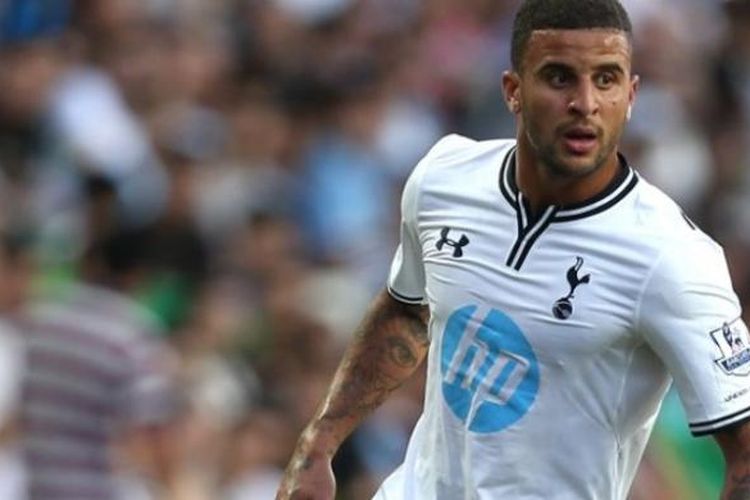 Bek Tottenham Hotspur, Kyle Walker. 