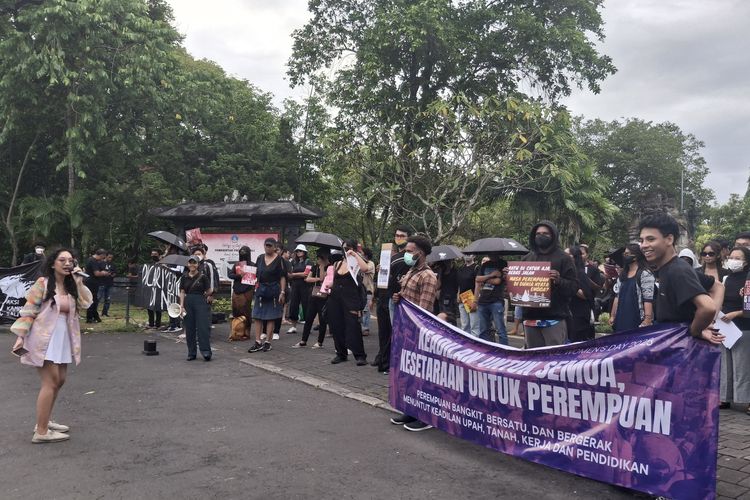 Perempuan Bali Turun ke Jalan, Tolak Keras RUU TNI