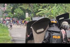 Aksi Demo di Sorong Ricuh, 3 Brimob dan 1 Jurnalis Terluka Terkena Lemparan Batu dan Botol