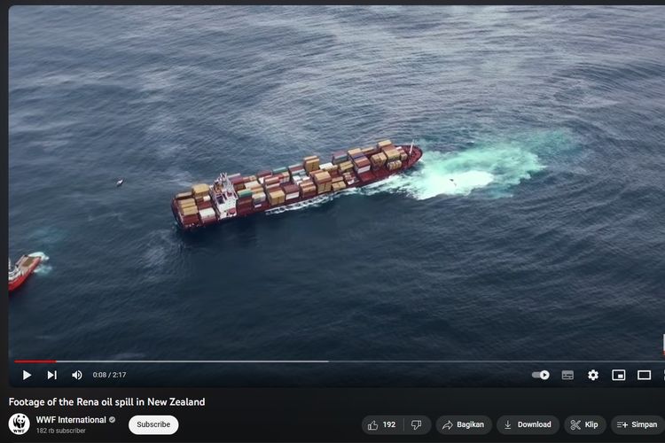 Tangkapan layar video tumpahan minyak dari kapal kontainer MV Rena yang menabrak Terumbu Karang Astrolabe di Selandia Baru