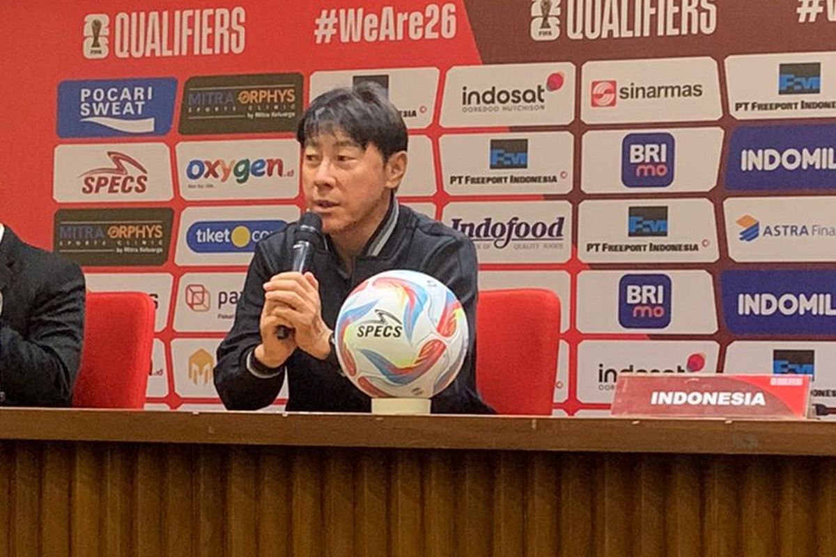 Pelatih timnas Indonesia, Shin Tae-yong, dalam sesi konferensi pers jelang melawan Brunei Darussalam pada Rabu (11/10/2023). Laga timnas Indonesia vs Brunei bergulir di Stadion Utama Gelora Bung Karno (SUGBK) pada Kamis (12/10/2023).