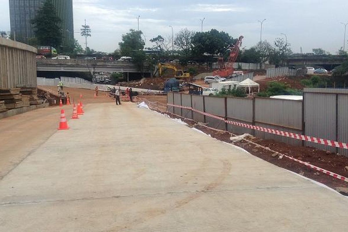 Pembangunan jalan Tol Antasari-Depok di Cilandak. Gambar diambil Kamis (4/2/2016).