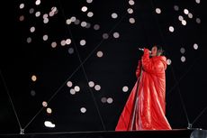 Rihanna Umumkan Kehamilan Kedua Saat Tampil di Super Bowl 2023