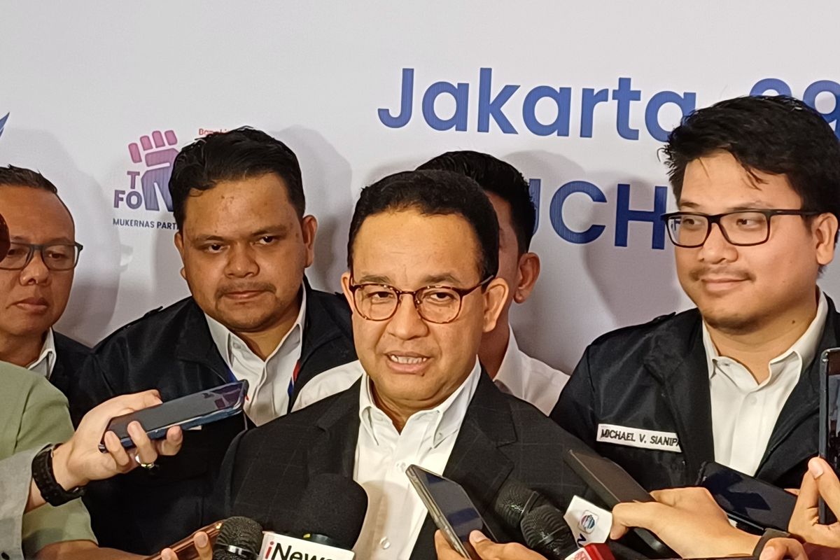 Bakal calon gubernur (cagub) di kontestasi Pilkada Jakarta 2024 Anies Baswedan saat ditemui wartawan di kawasan Menteng, Jakarta Pusat, Rabu (31/7/2024).