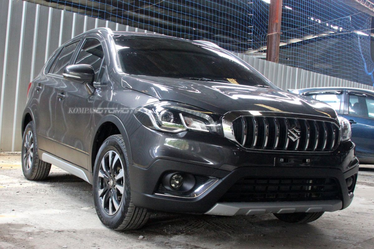 Suzuki S-Cross terbaru.