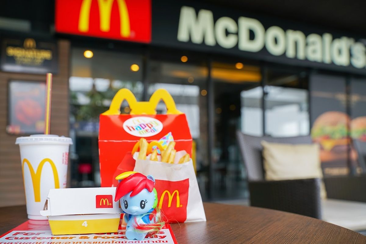 Happy Meal di McDonalds.