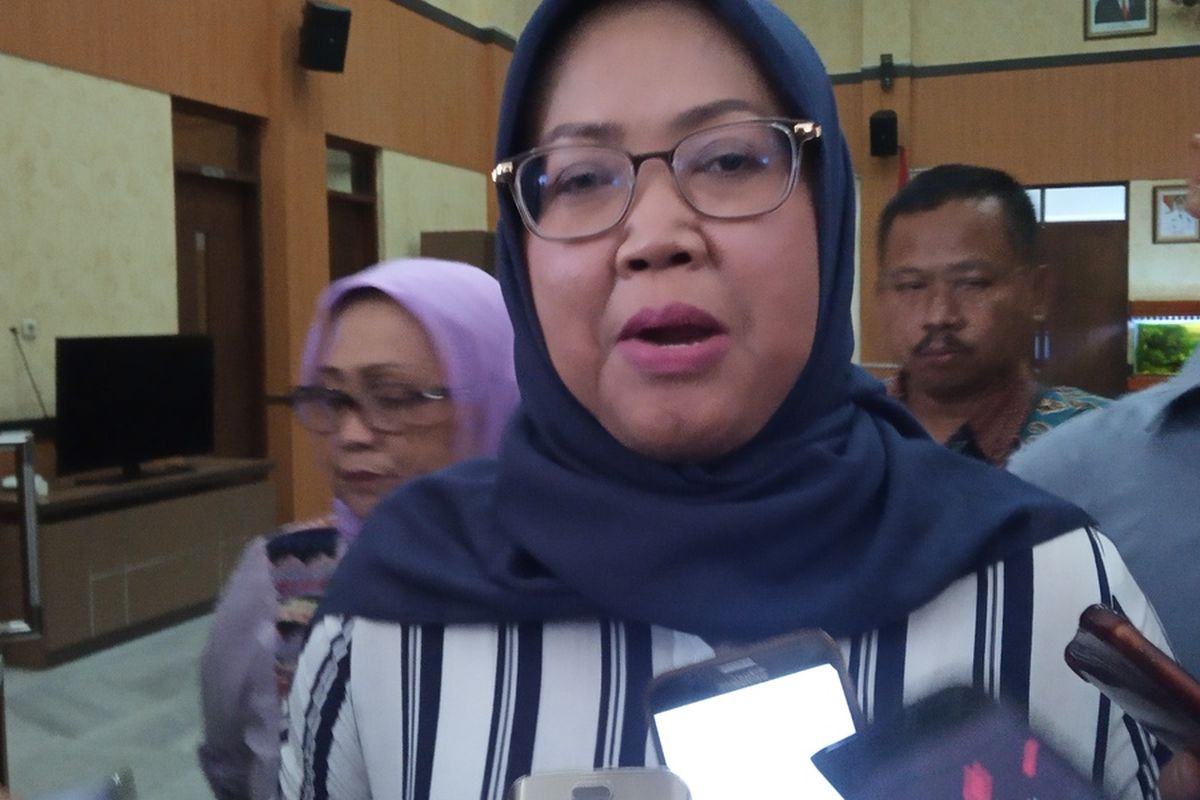 Bupati Bogor Ade Yasin saat ditemui usai menggelar rapat kordinasi dengan enam Satuan Kerja Perangkat Daerah (SKPD) terkait wabah virus Corona di Pendopo Bupati, Komplek Pemkab Bogor, Cibinong, Kabupaten Bogor, Jawa Barat, Minggu (15/03/2020).