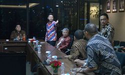Percepat Pembangunan di Jatim, Emil Minta Dukungan Kementerian BUMN