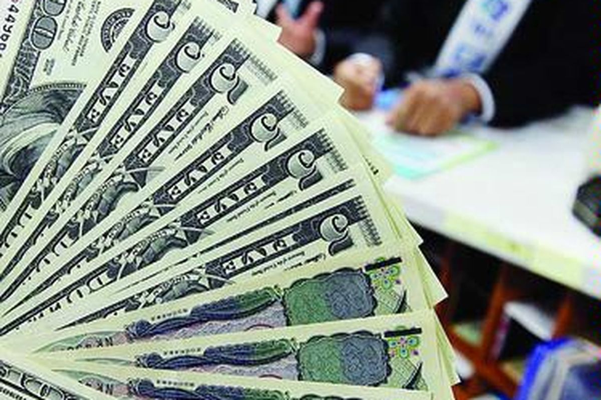 Pemerintah kota Suwon, Korea Selatan, Jumat (28/11), berkampanye untuk mengumpulkan valuta asing sebagai bagian dari membantu Korsel mengatasi krisis keuangan. Pejabat kota Suwon membuka rekening bank dalam valuta asing.  