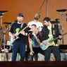 Usai “Konser Hijau” di Indonesia, Coldplay Ikut Donasi Kapal Pembersih Sampah Sungai Cisadane