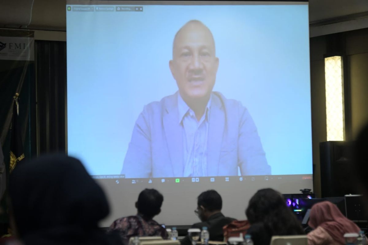 Sekretaris Daerah (Sekda) Provinsi Jawa Barat (Jabar) Setiawan Wangsaatmaja saat menjadi keynote speaker dalam 5th International Conference of Economic Business and Government Challenges (ICEBGC) 2022, Kamis (21/7/2022)