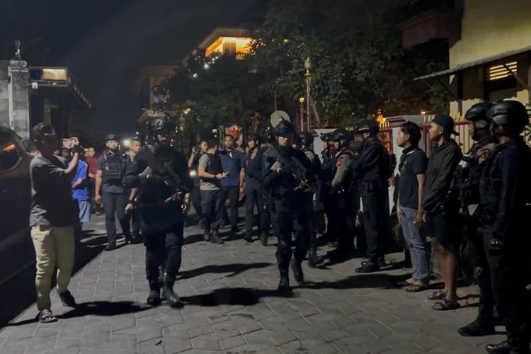 Kronologi Penggrebekan Pelaku Pembakar Warung Mi Babi di Sukoharjo: Jalan Ditutup, Listrik Padam