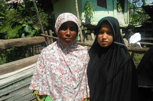 Demi Lanjutkan Hidup, Putrinya Jadi Kuli Bangunan, Ibunya Jadi Buruh Cuci Rumah ke Rumah