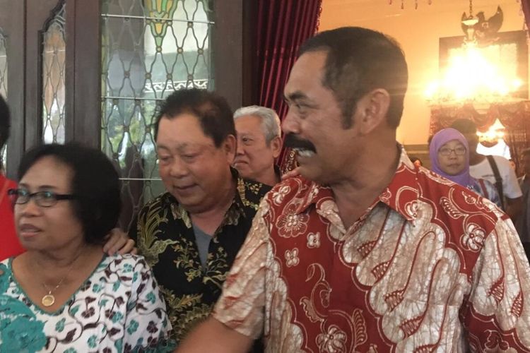 Wali Kota Surakarta, FX Hadi Rudyatmo dalam acara open house Natal di Loji Gandrung Solo, Jawa Tengah, Rabu (25/12/2019).