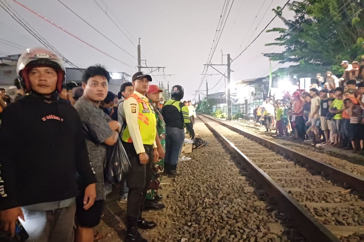 Pelajar Tewas Tertabrak Kereta Saat Tawuran di Kedoya