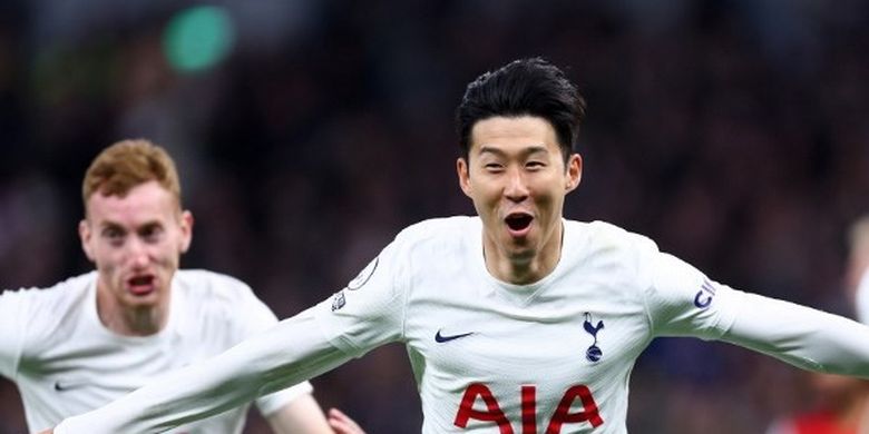 LONDON, ENGLAND - MAY 12: Heung-Min Son of Tottenham Hotspur celebrates after scoring their side's third goal during the Premier League match between Tottenham Hotspur and Arsenal at Tottenham Hotspur Stadium on May 12, 2022 in London, England. (Photo by Clive Rose/Getty Images) (Photo by CLIVE ROSE / GETTY IMAGES EUROPE / Getty Images via AFP)