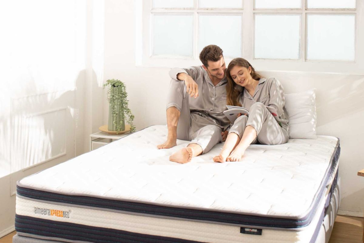 Ameera Xpress bed kasur yang bisa bolak balik. 