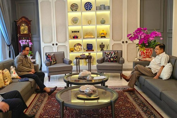 Bakal Calon Presiden (Bacawapres) Anies Baswedang mengunjungi kediaman mantan Wakil Presiden Jusuf Kalla, Sabtu (7/10/2023).