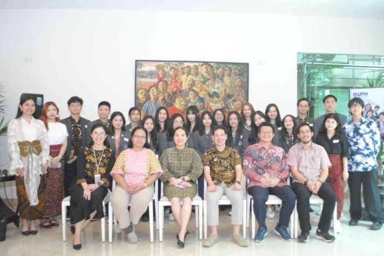 IISMA 2024 Awardees Gathering di UPH Kampus Lippo Village, Karawaci, Tangerang, Banten, Jumat (28/6/2024). 