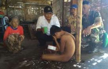 Bocah 11 Tahun Diikat dengan Badan Telanjang di Tiang Rumah