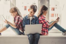 Yang Perlu Diajarkan Orangtua pada Anak Tentang Media Sosial