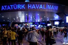 Mengerikan, Teroris di Bandara Ataturk Berjalan Sambil Tembaki Orang-orang