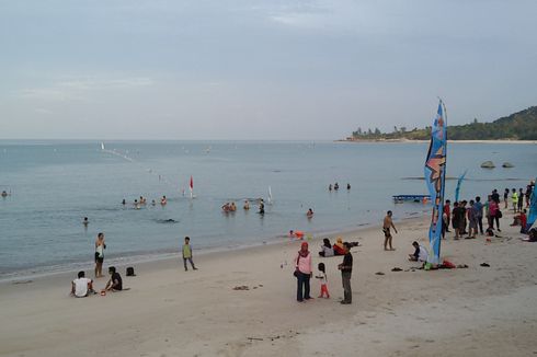 Libur Natal dan Tahun Baru di Bangka, Selalu Waspada Saat di Pantai