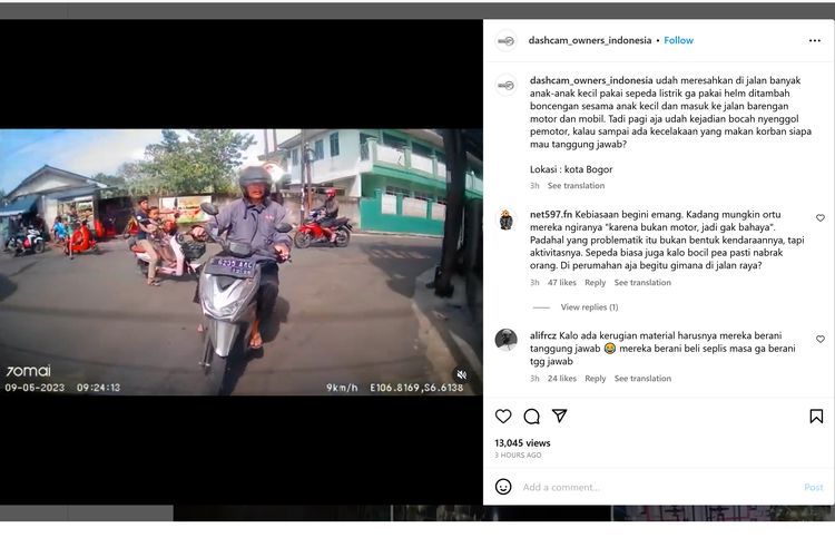 Pengendara motor diseruduk dua bocah yang boncengan pakai sepeda listrik.