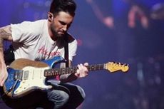 Jadi Suami Siaga, Adam Levine Batalkan Konser Maroon 5