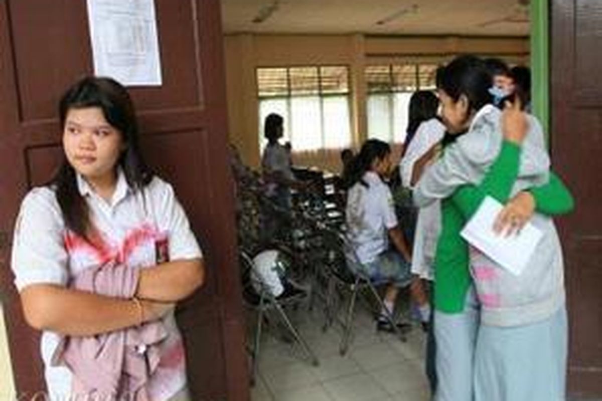 Ilustrasi: Ketua BSNP, Mungin Eddy Wibowo mengakui, meskipun belum sepenuhnya nilai peserta digabungkan, yaitu antara UN reguler dan UN Pengganti, dirinya mengaku bangga bahwa hasil UN tahun 2009 ini meningkat.