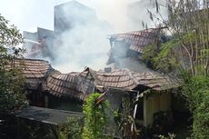 Ditinggal ke Luar Kota, Satu Rumah di Jatisampurna Terbakar
