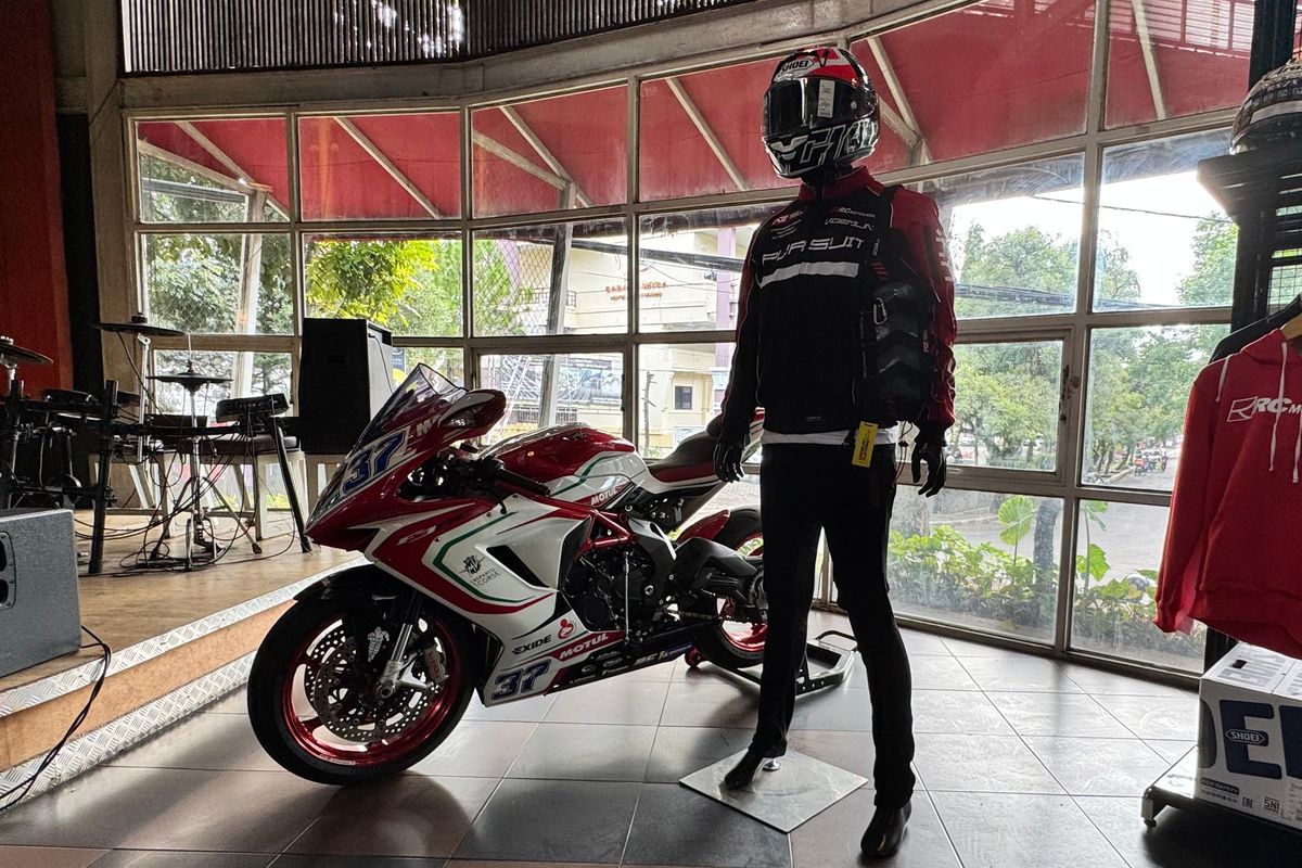 Apparel berkendara hasil kolaborasi RC Motogarage X Kremlin