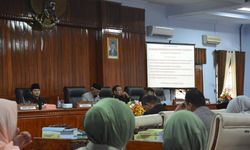 Bupati Trenggalek Serahkan Nota Pertanggungjawaban Kinerja 2017 