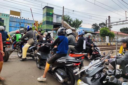 Keluh Warga soal Rencana Penutupan Pelintasan KA Pasar Minggu: Mempersulit Mobilitas karena Harus Memutar 2,5 Km