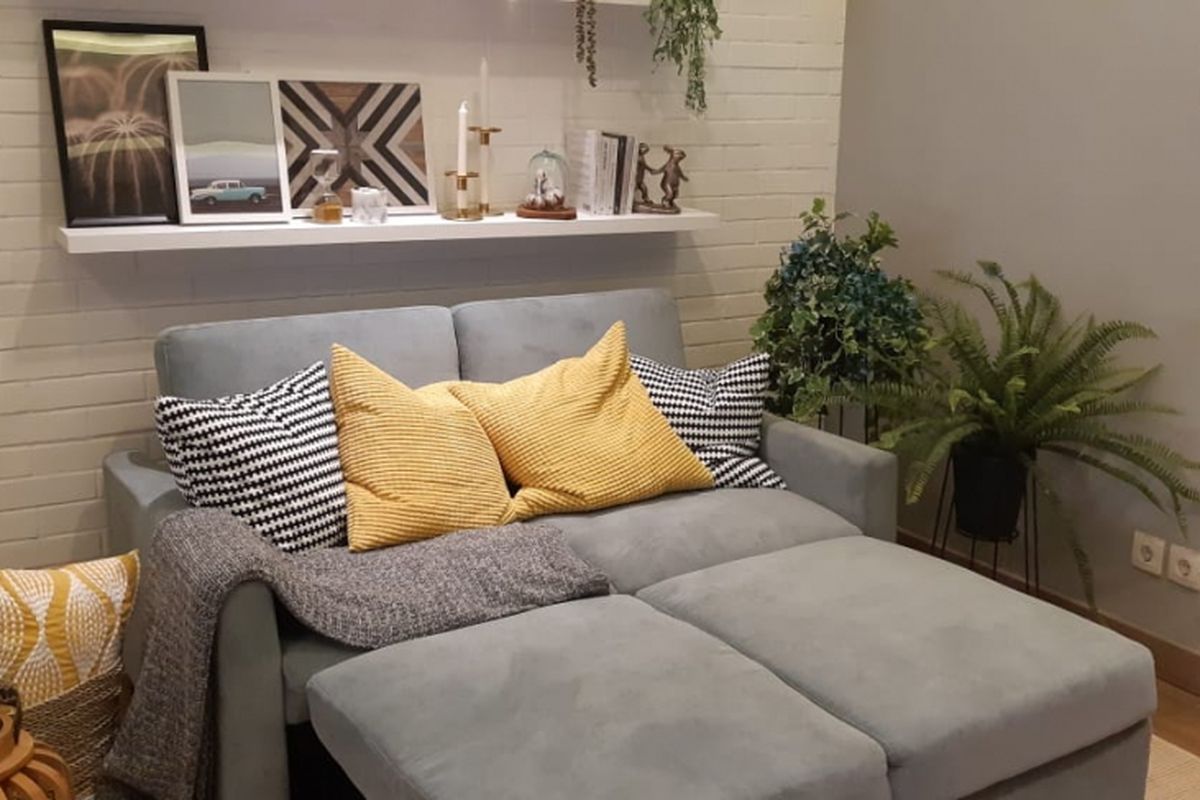 Living room yang bisa dikonversi menjadi kamar tidur.