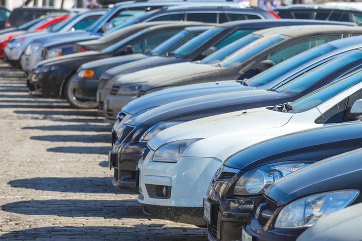 Ilustrasi mobil rental