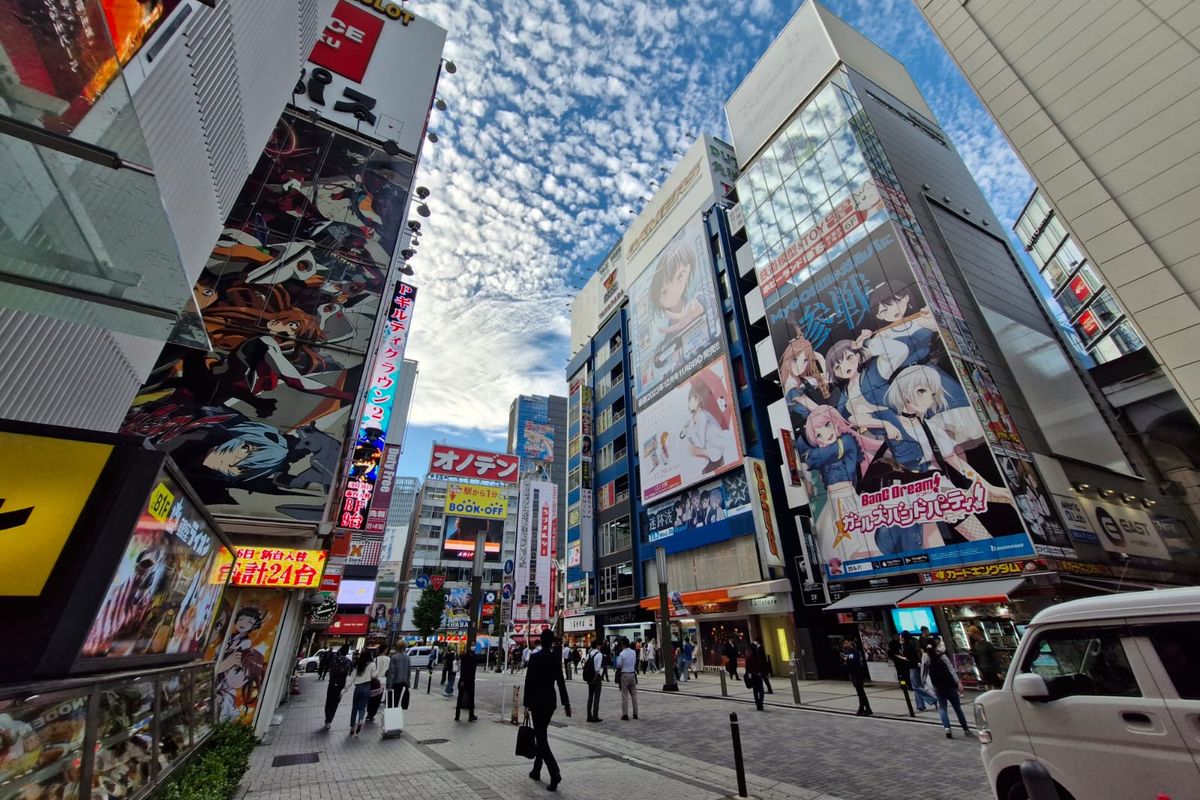 Suasana di salah satu destinasi wisata populer Akihabara di Tokyo, Jepang, Selasa (7/11/2023).