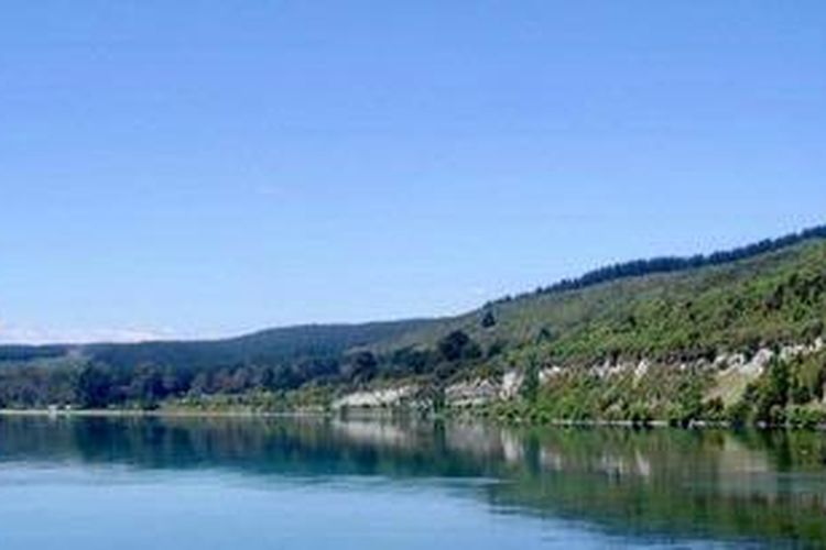 Kingfisher adalah sebuah resor waterfront (di tepi perairan) seluas 19 hektare di tepi Danau Taupo, danau terbesar di negara itu. MyLand merancang kawasan tersebut dengan 75 hunian mewah dengan luas rata-rata 1.100 m2.