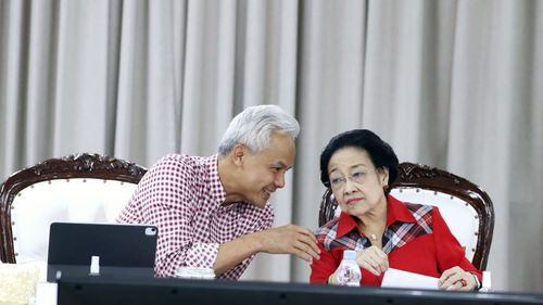 Megawati Duduk Bersebelahan dengan Ganjar Pranowo pada Rapat TPN Hari Ini