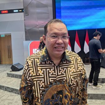 Direktur Utama PT Bursa Efek Indonesia (BEI) Iman Rachman ketika ditemui di Main Hall BEI, Kamis (27/3/2025)
