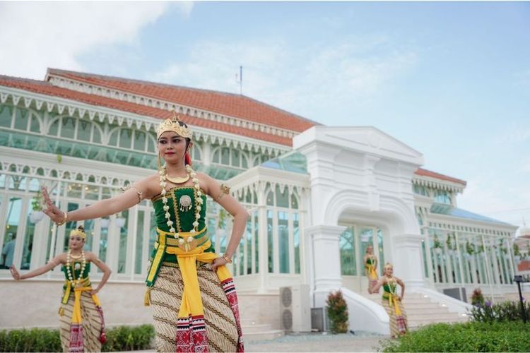 Pura Mangkunegaran dikenal sebagai salah satu pusat kebudayaan dan pengembangan kesenian di Surakarta.