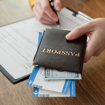 Ilustrasi paspor. Polisi India menangkap seorang pria yang mengaku sebagai duta besar negara palsu, Westarctica, dan menjalankan kedutaan ilegal lengkap dengan paspor dan mata uang palsu.