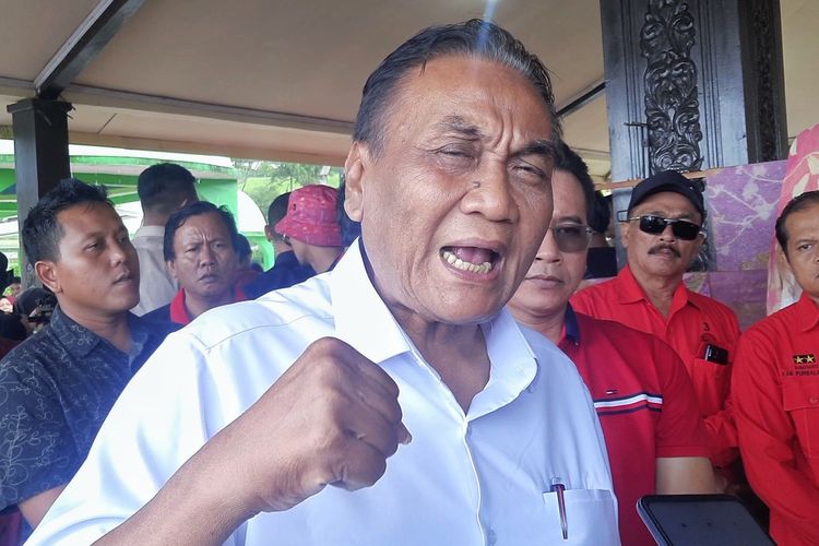 Ketua Badan Pemenangan Pemilu Partai Demokrasi Indonesia Perjuangan (PDIP), Bambang Wuryanto saat berkunjung ke Purbalingga, Jawa Tengah, Kamis (1/2/2024).