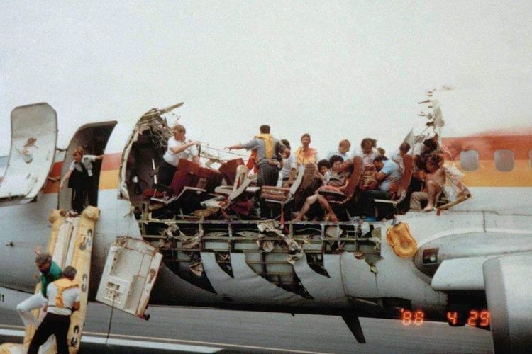 Kisah Penerbangan Aloha Airlines 243, Atap Pesawat Robek di Udara, 1 Pramugari Terlempar ke Angkasa