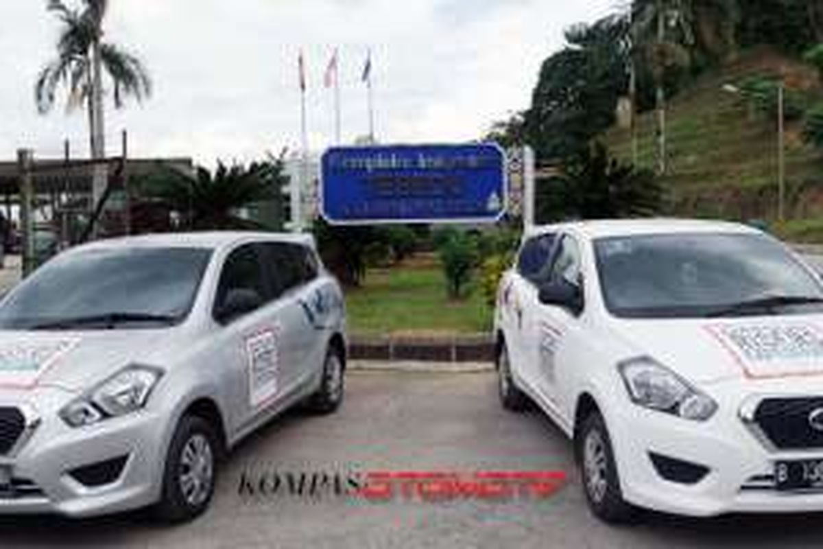 Datsun Risers Expedition gelombang 3 Etape III tiba di perbatasan Indonesia-Malaysia di Entikong, Kalimantan Barat.