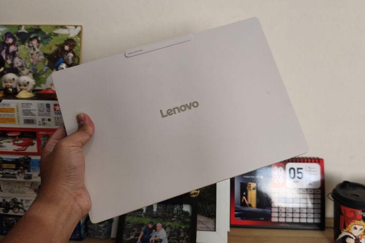 Saya Jajal Laptop Lenovo Yoga Slim 7i Ultra Aura Edition, Premium dan Ringan Dibawa Bepergian