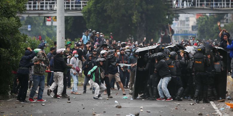 Harus Tahu Ekonom: UU Cipta Kerja Bakal Percuma Kalau Masalah Birokrasi Masih Ada