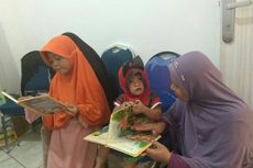 Hibur Pengungsi Kabut Asap Pekanbaru, Komunitas Ini Sediakan Buku Bacaan