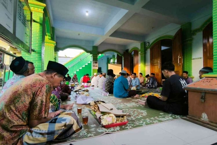 Suasana lebaran ketupat di Desa Guyangsari, Kabupaten Semarang, Jawa Tengah.