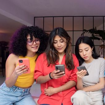 Ilustrasi istilah YONO (You Only Need One) yang lagi ramai di kalangan Gen Z sebagai gaya hidup minimalis dan berkelanjutan.